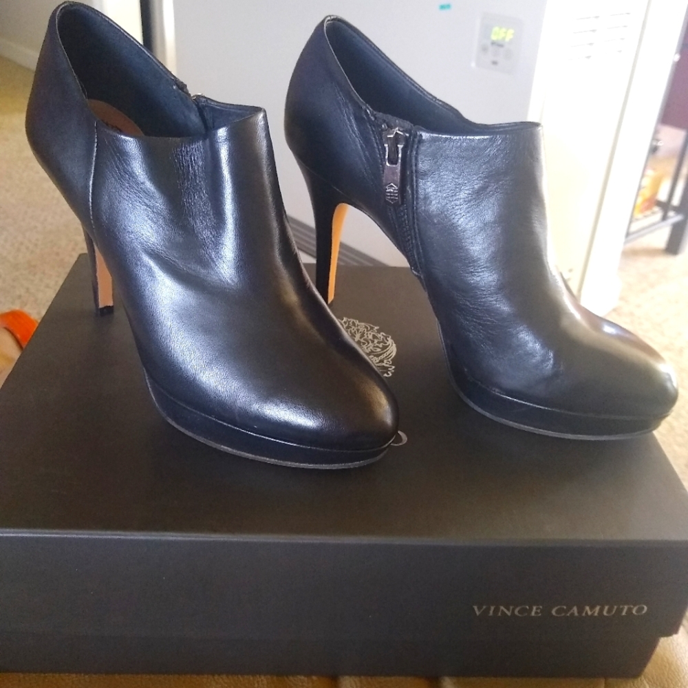 Vince Camuto Black Leather Heels